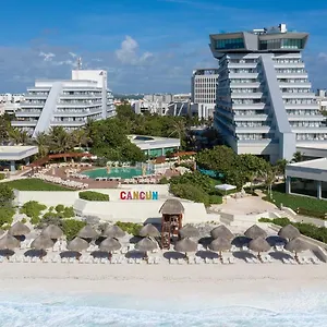 **** Resort Park Royal México