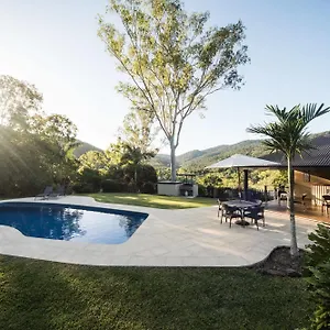 seclude-rainforest-retreat.queenslandhotels.net/