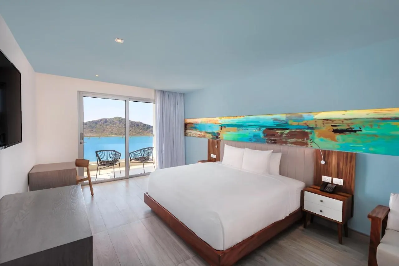 Courtyard By Marriott Mazatlan Beach Resort 5*,