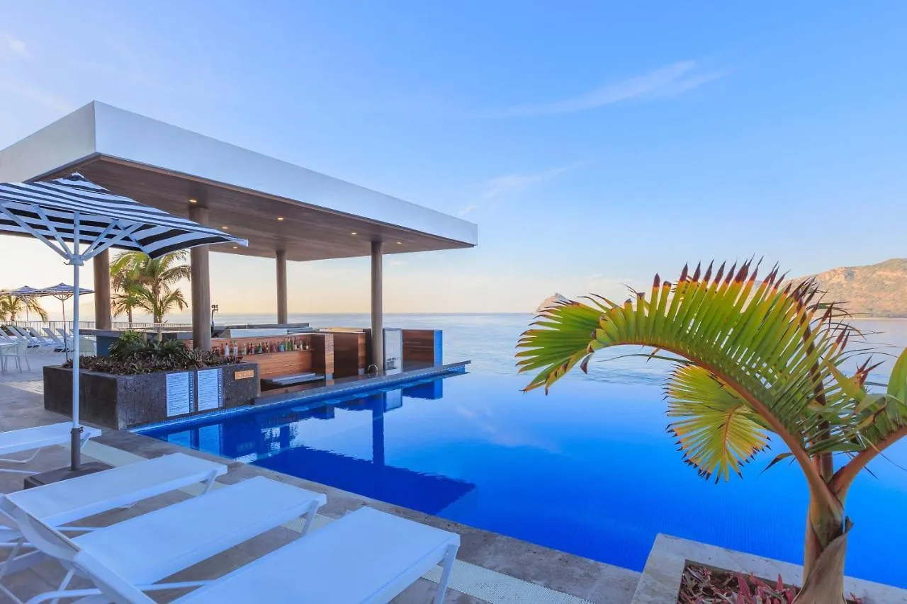 Courtyard By Marriott Mazatlan Beach Resort Hotel