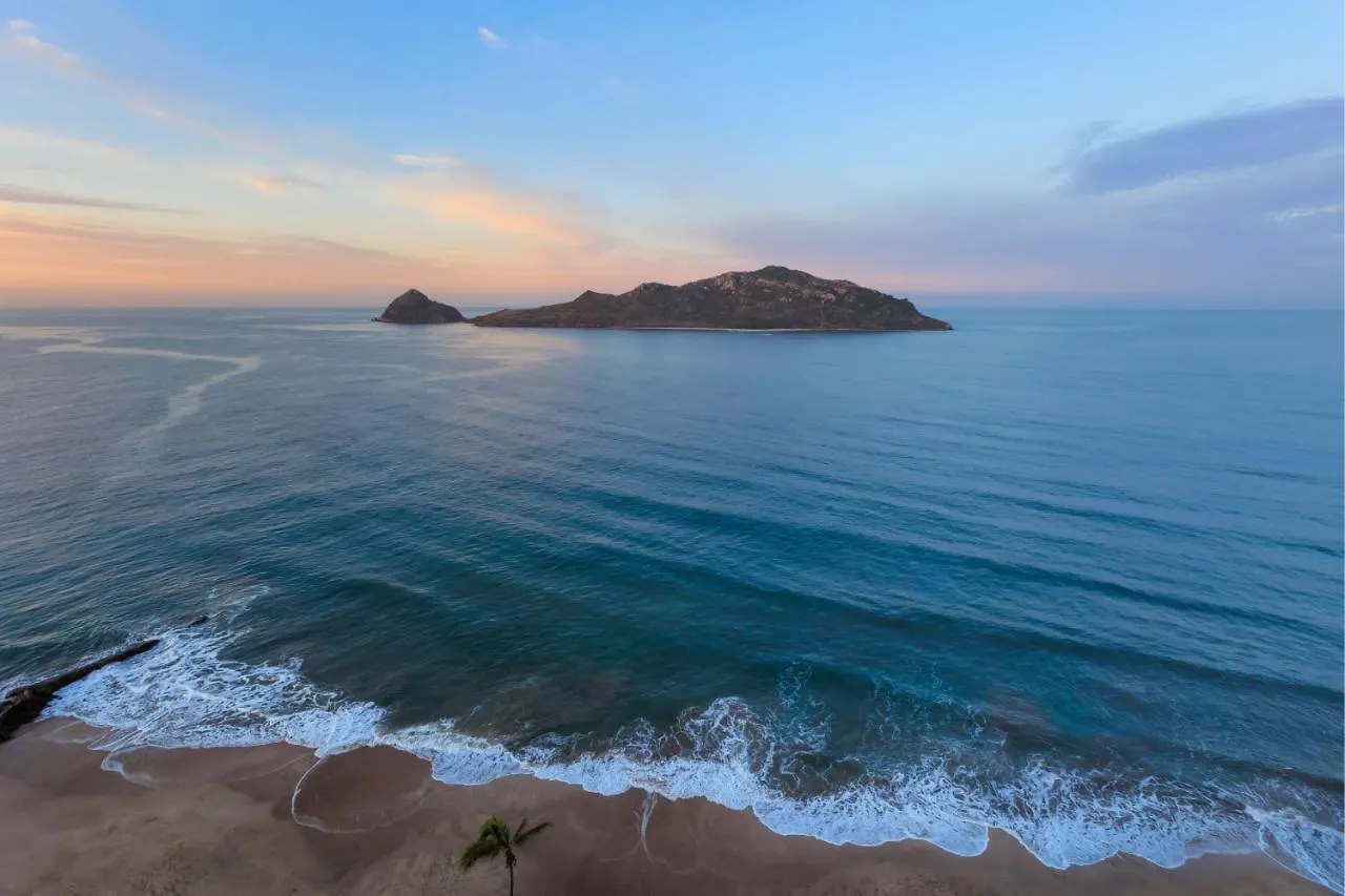 Courtyard By Marriott Mazatlan Beach Resort Mexico