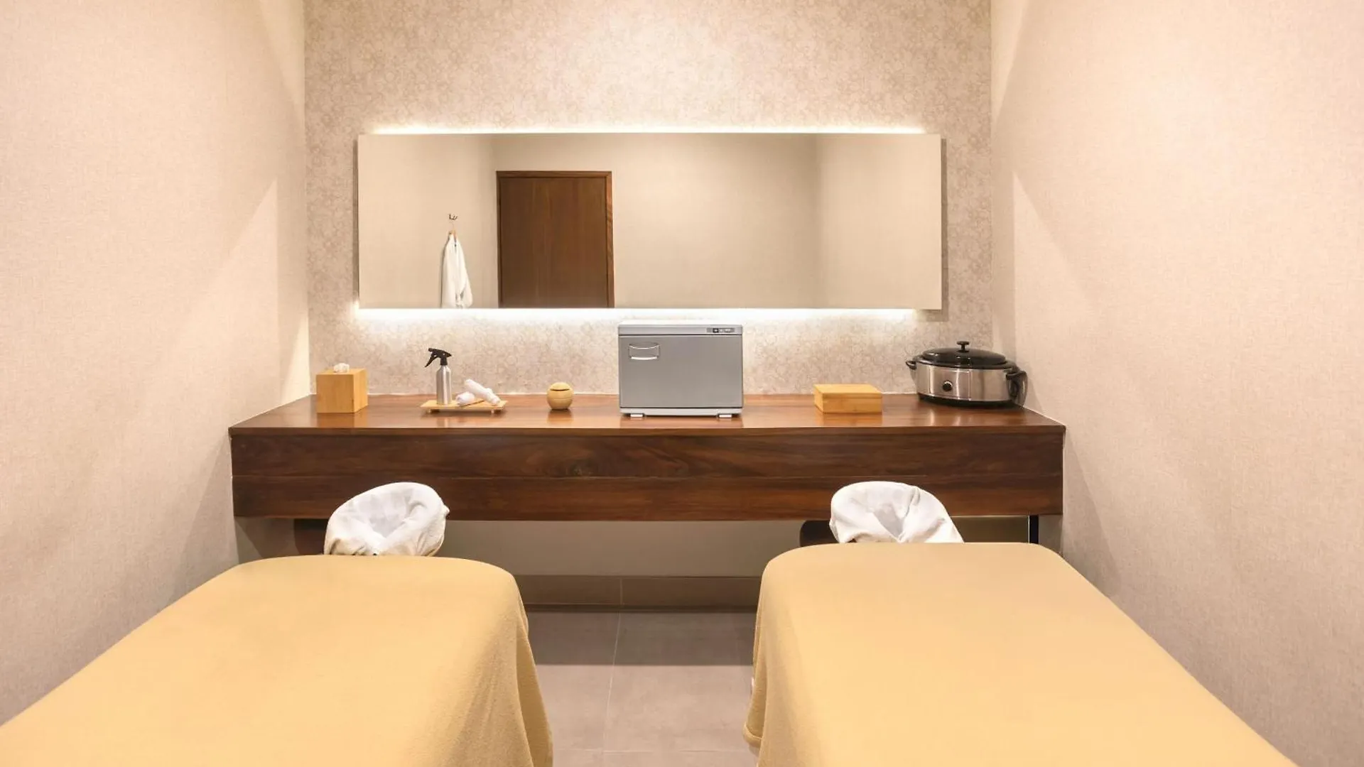 Courtyard By Marriott Mazatlan Beach Resort Mexico