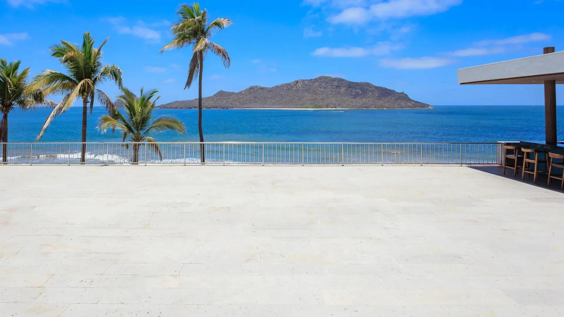 Courtyard By Marriott Mazatlan Beach Resort Hotel