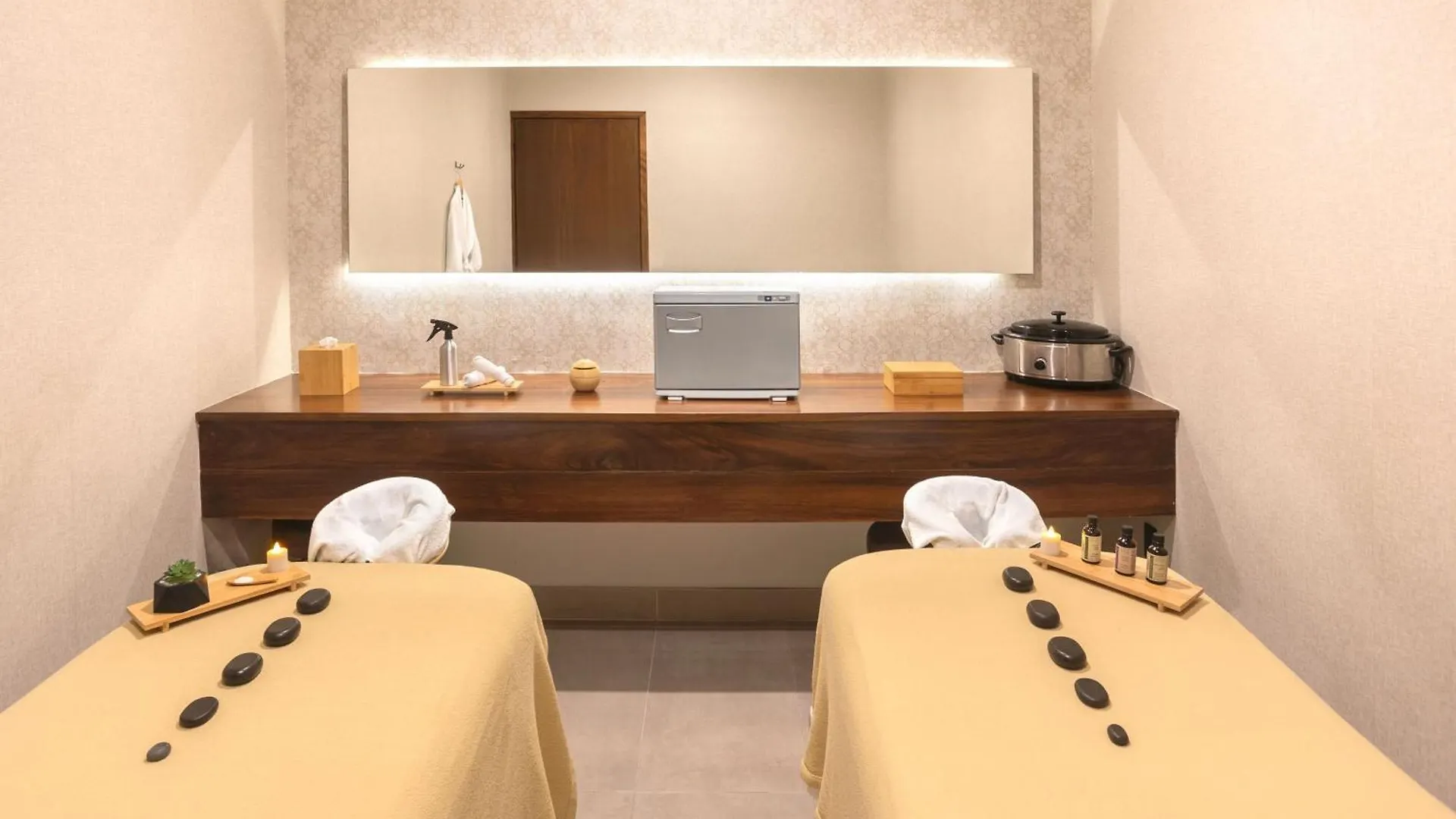 Courtyard By Marriott Mazatlan Beach Resort Mexico